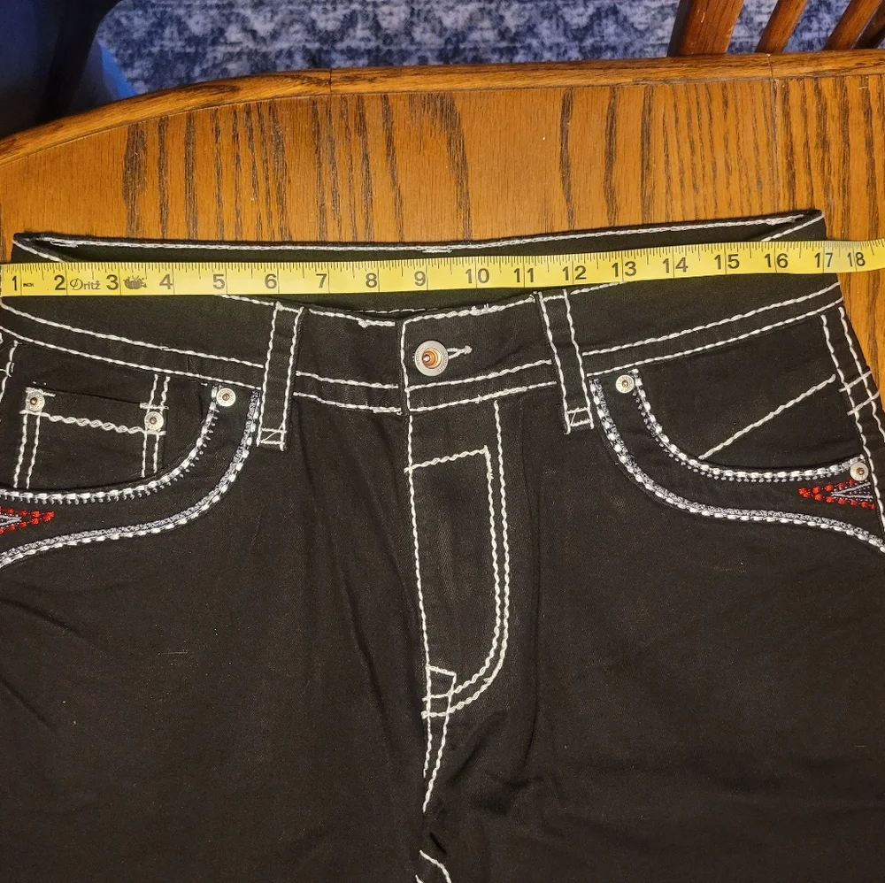 Elegant Black Jeans with Red Embroidery - Picture 5 of 6